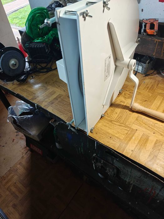 Szatkownica na korbę do szatkowania kapusty