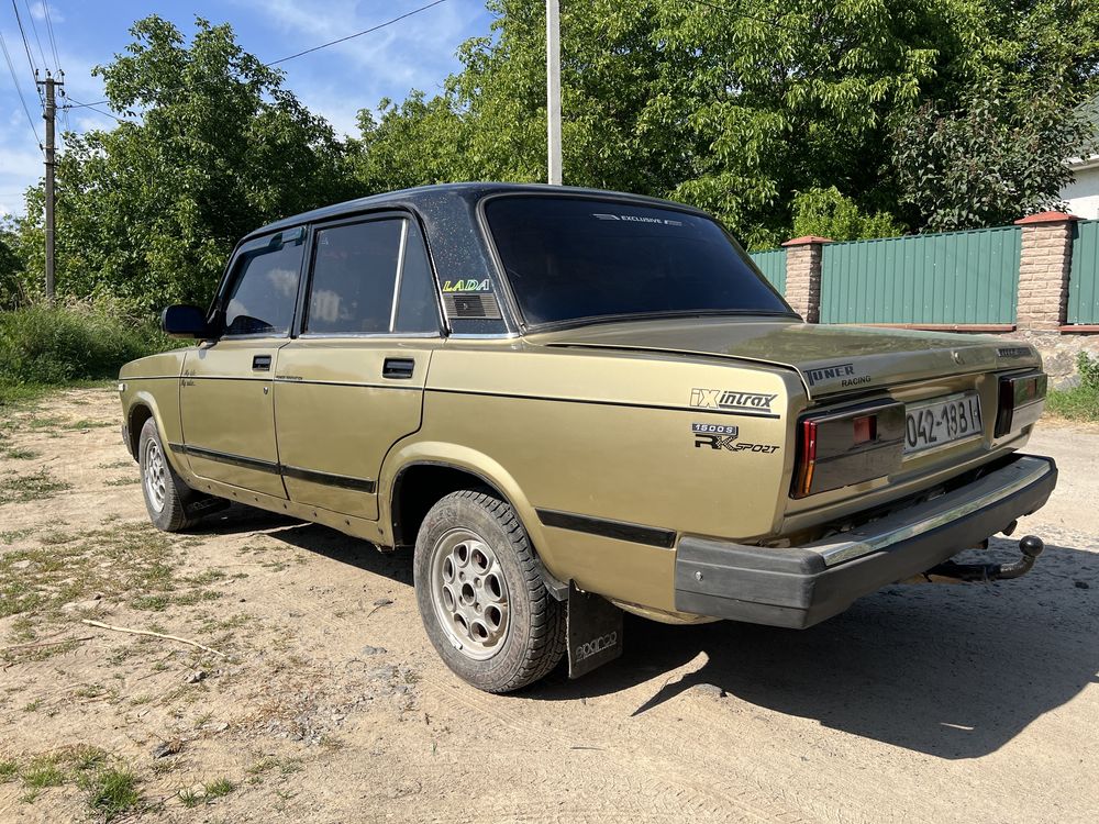 Продіється машина