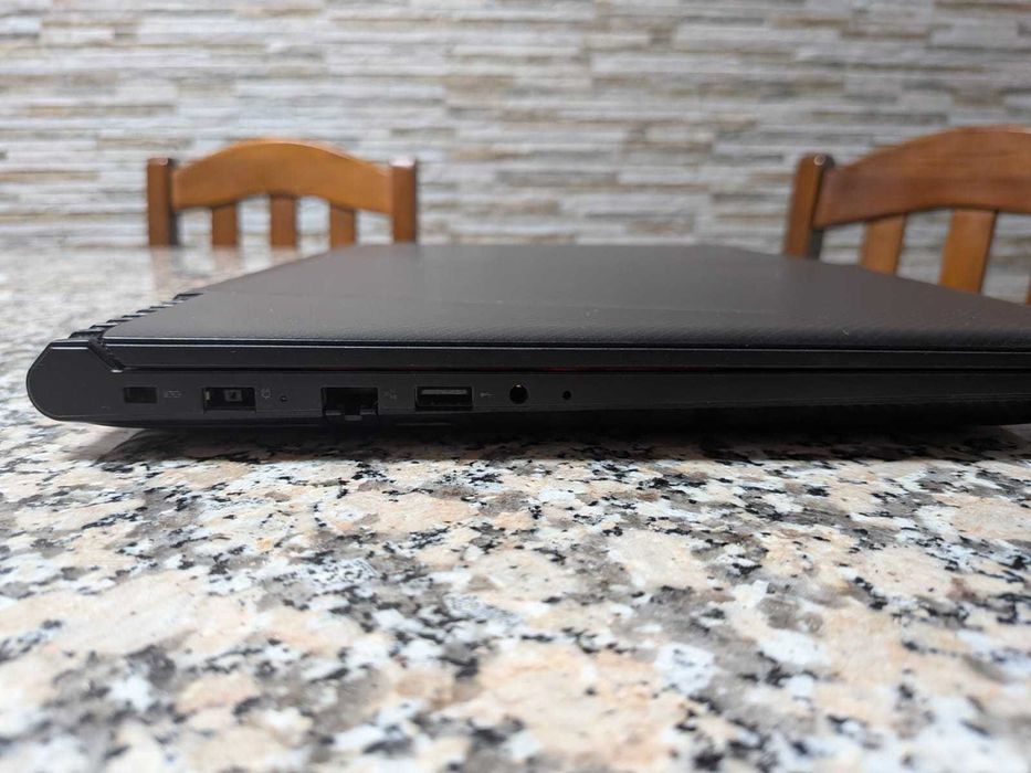 Lenovo Legion Y520 – i5-7300HQ / GTX 1050 Ti / 16 GB / SSD 256 GB