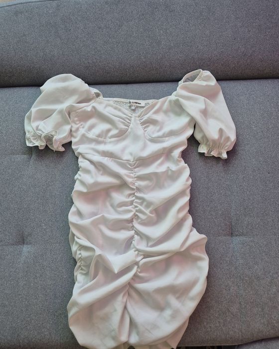 Вечірня сукня біла