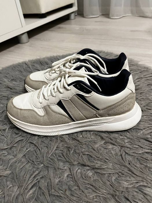 Кросівки Reserved