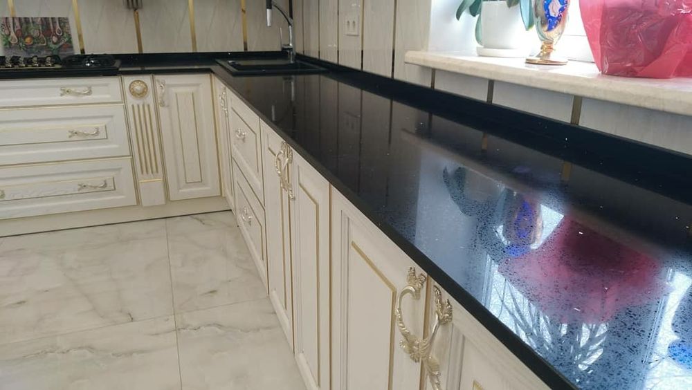 Кухня деревяна дуб,ясень фарбований ціна від 798$ за метр пог.