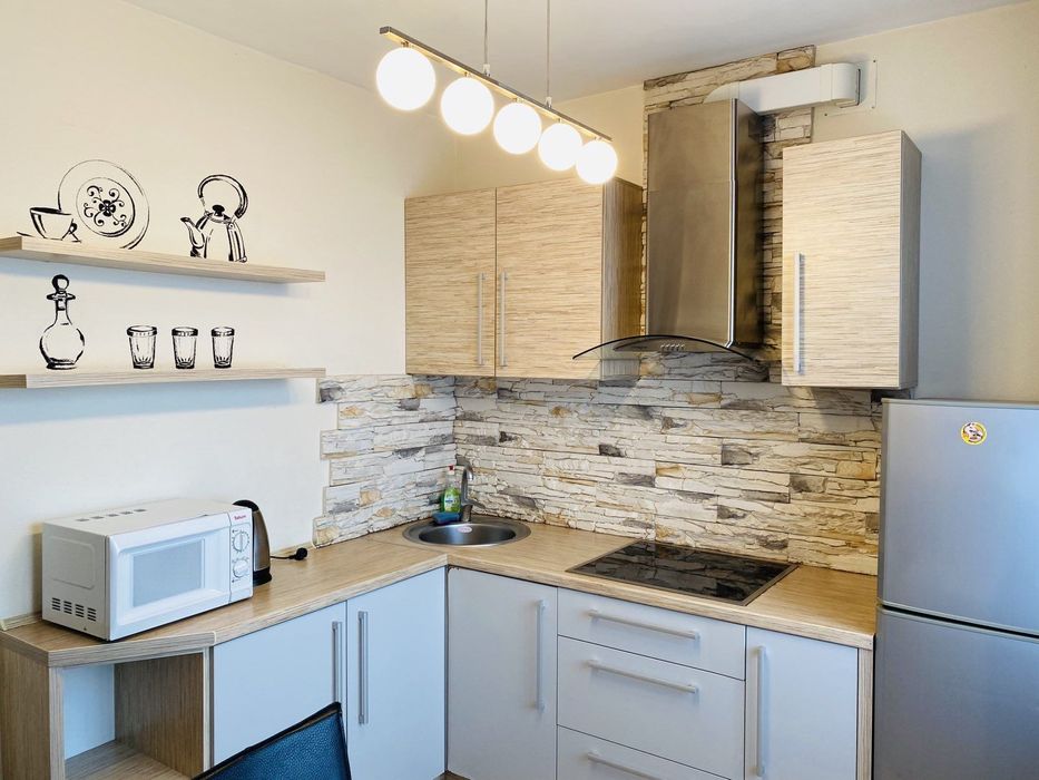 LUX на Набережній з видом на річку.2години-800грн