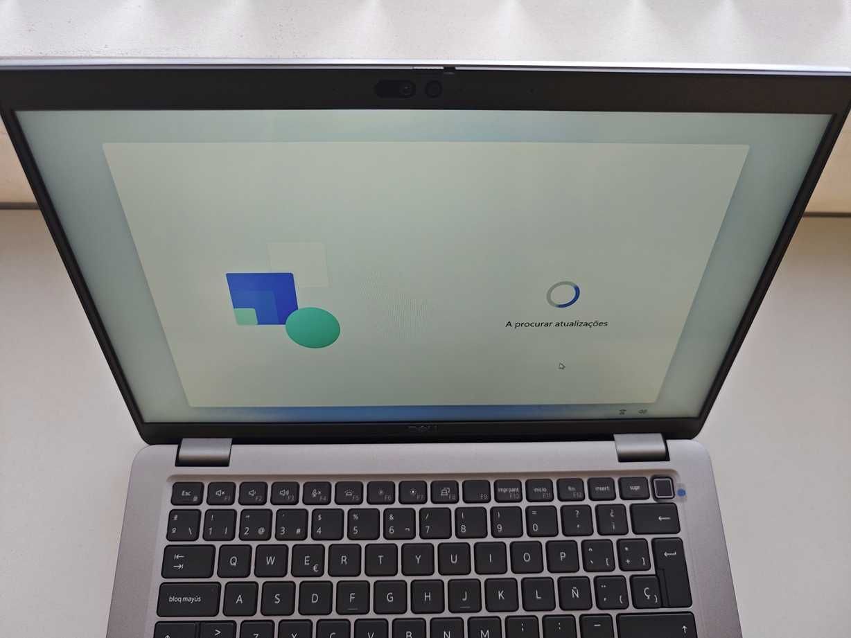 Dell Latitude 5450 - Core Ultra 7, 32GB de RAM, 512 SSD, touch