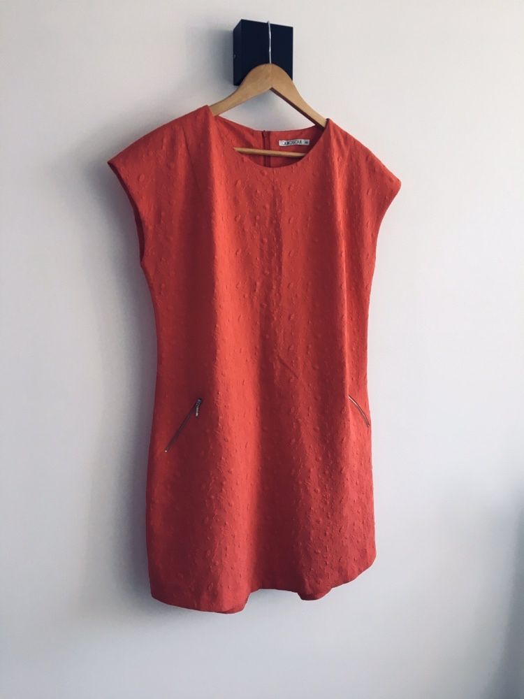 Sukienka koralowa Quiosque koronka mini elegancka