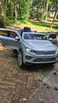 Auto na akumulator, Volkswagen Touareg srebrny lakier akumulator