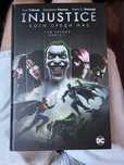 Комікс Injustice : Боги среди нас: год первый книга 1