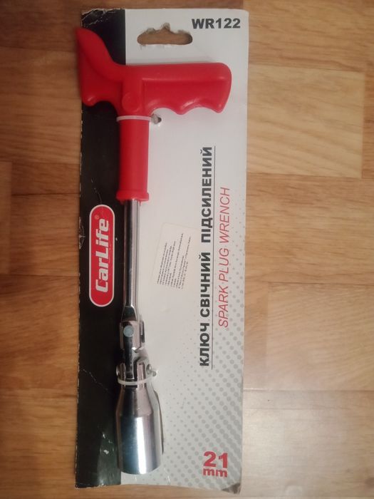 Ключ свечной новый на 21мм.
