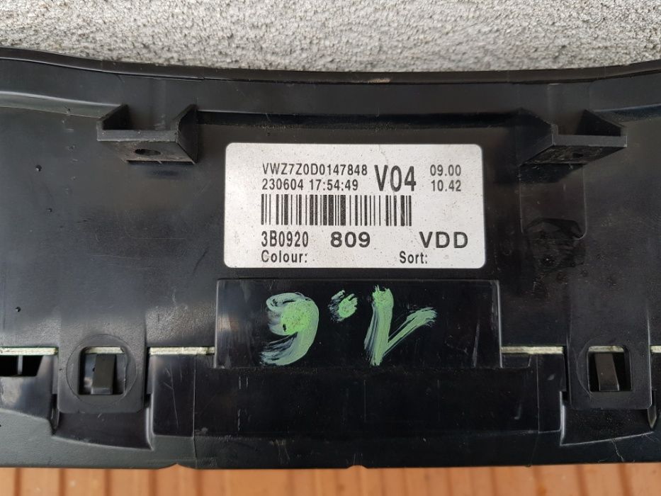 Licznik zegary VDO VW PASSAT B5 benzyna 3B0.920.809