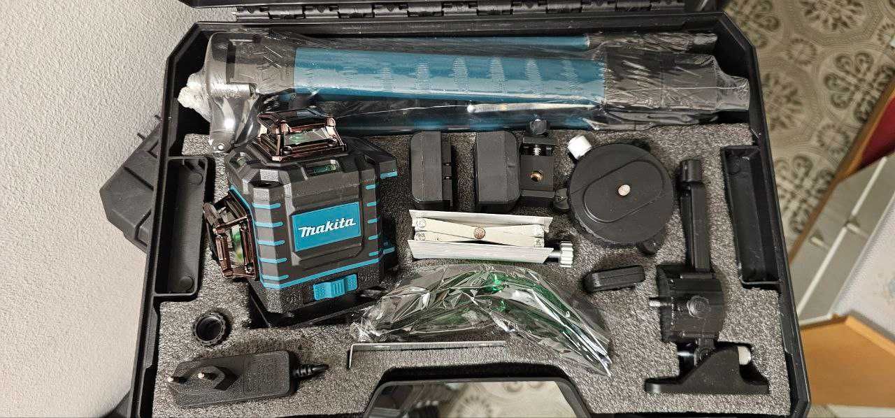 Promoção -60%  Nivel Laser auto-nivelante 16 Linhas verde, Makita.