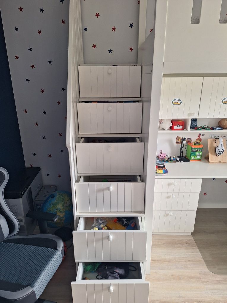 Łóżko z biurkiem solidne drewniane