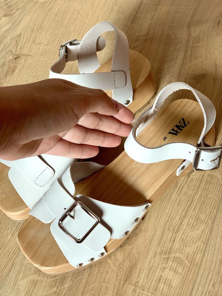 Zara drewniaki drewniane sandały