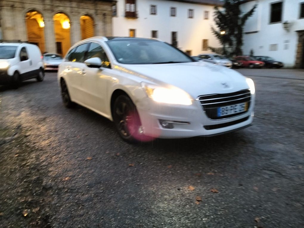 Peugeot 508 SW 2011