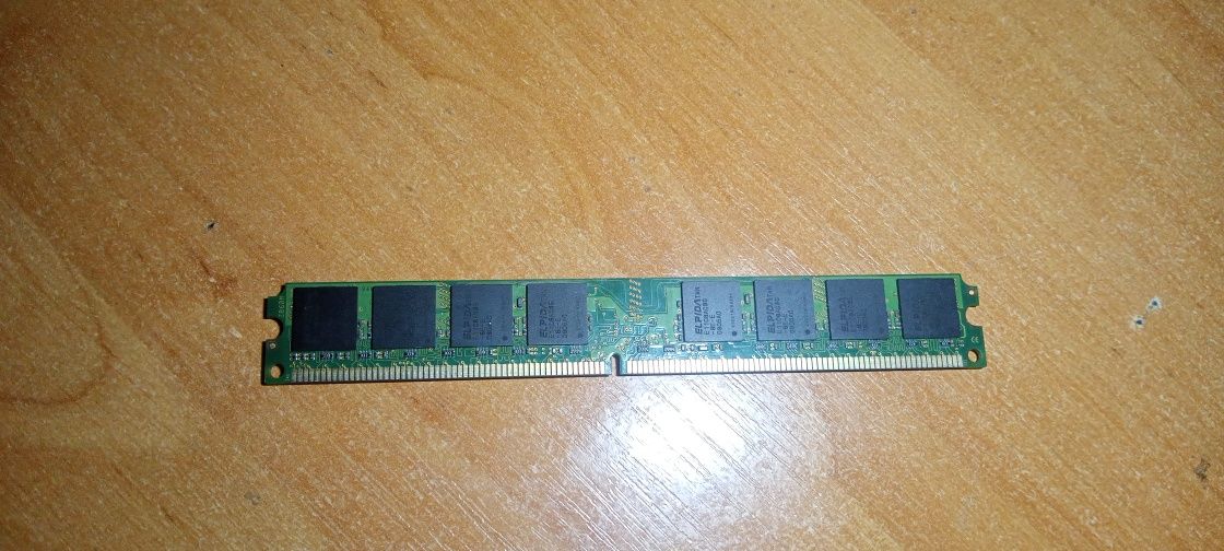 Оперативна пам'ять DDR2 на 2 ГБ швидкість 800 МГц