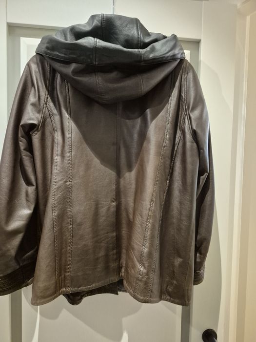 Куртка жіноча шкіряна з капюшоном