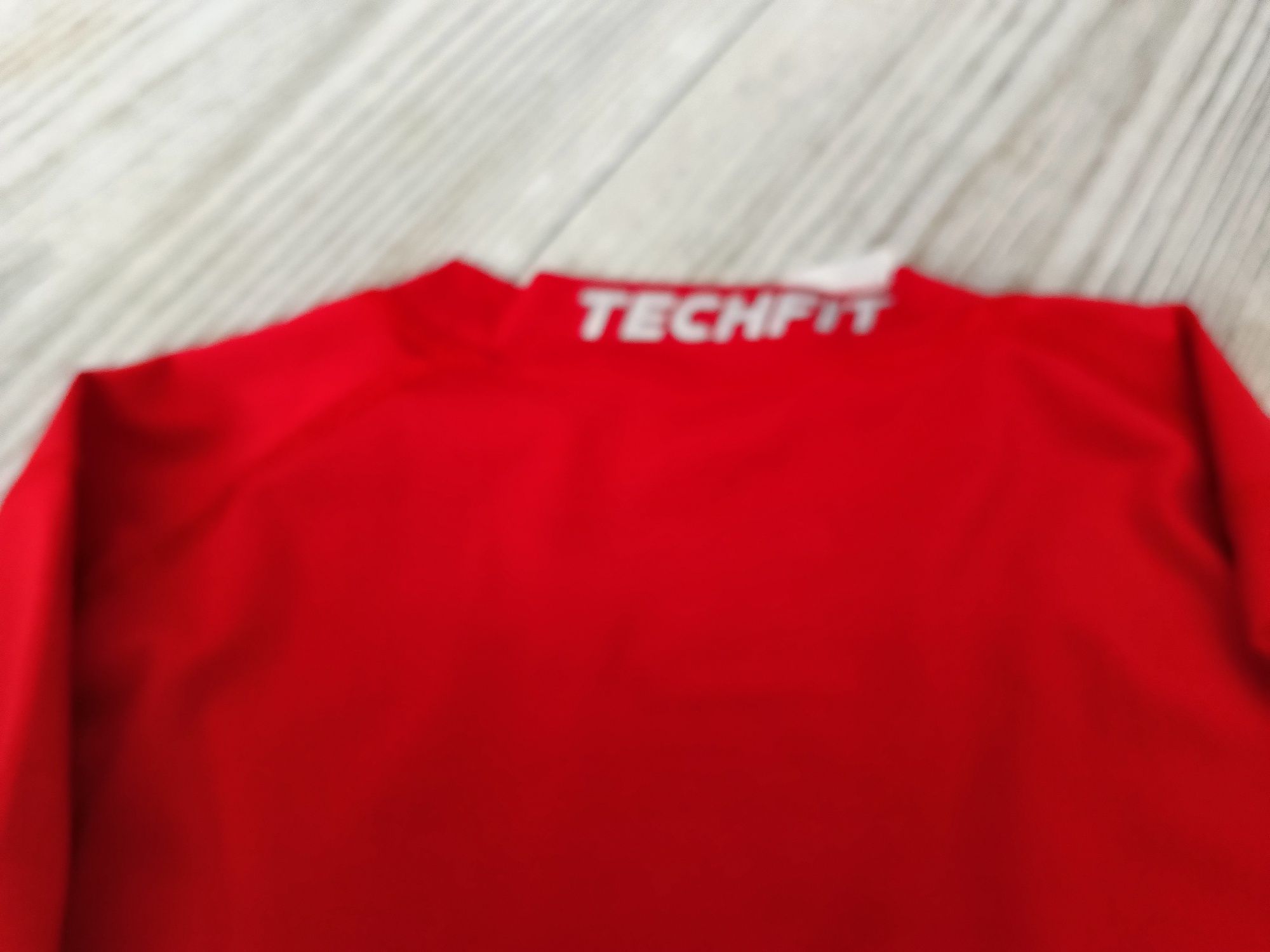 J.nowa koszulka termo Adidas techfit r. 164cm