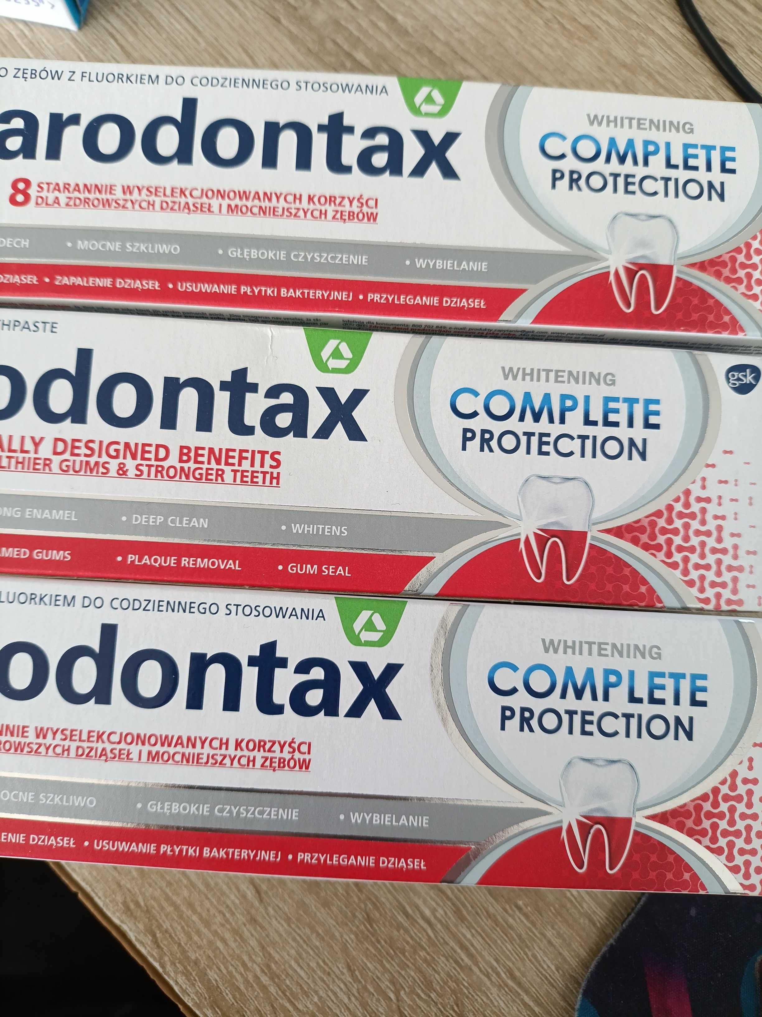 Pasta do zębów Parodontax Complete Protection Whitening.