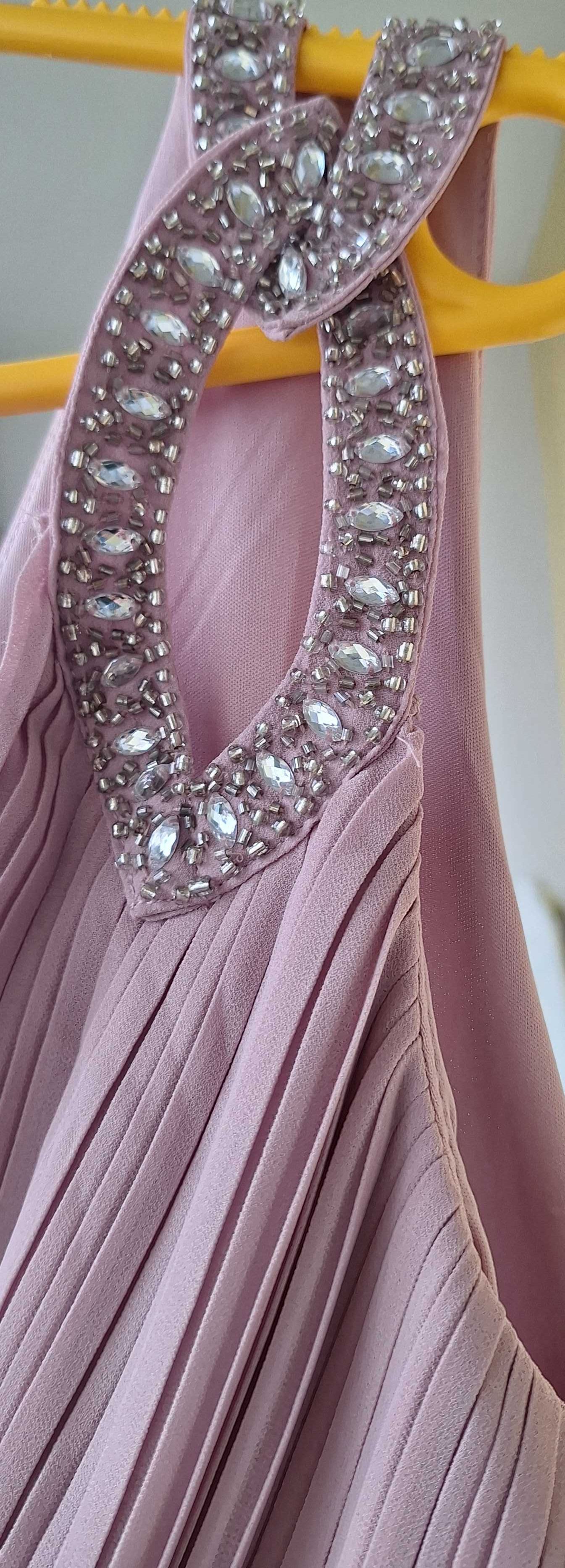 Różowa pastelowa sukienka z kryształkami TFNC London