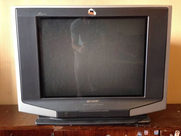 Большой телевизор SHARP ( 29" ) Плоский экран. В идеальном состоянии!