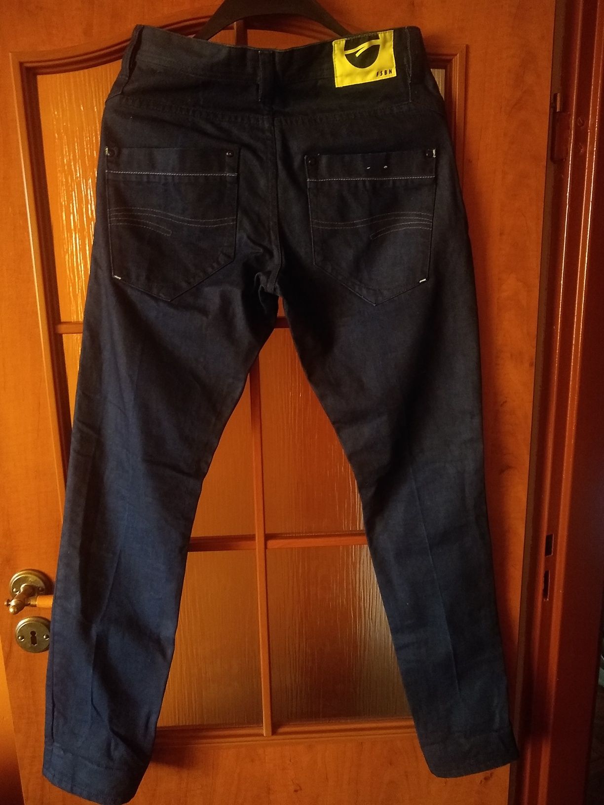 Fishbone  Nowe niemieckie męskie jeansy, 80% Bawełna, Rozmiar 30x32