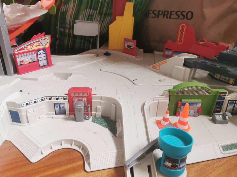 Garagem hot wheels