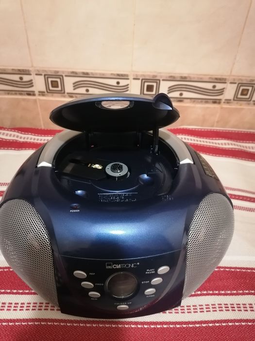 Магнітола переносна  CLATRONIC SR 757 CD/MP 3