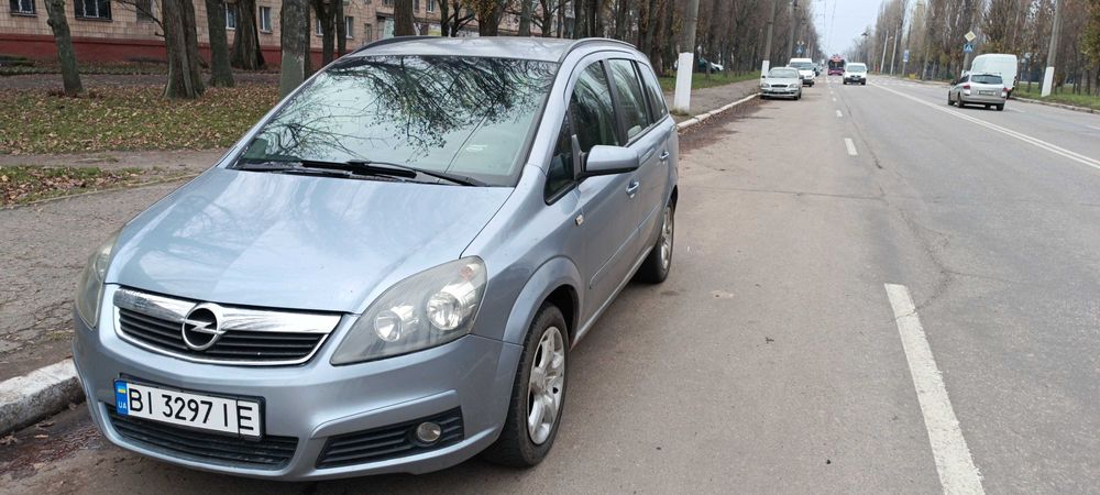 Опель Зафіра Б, Opel Zafira B