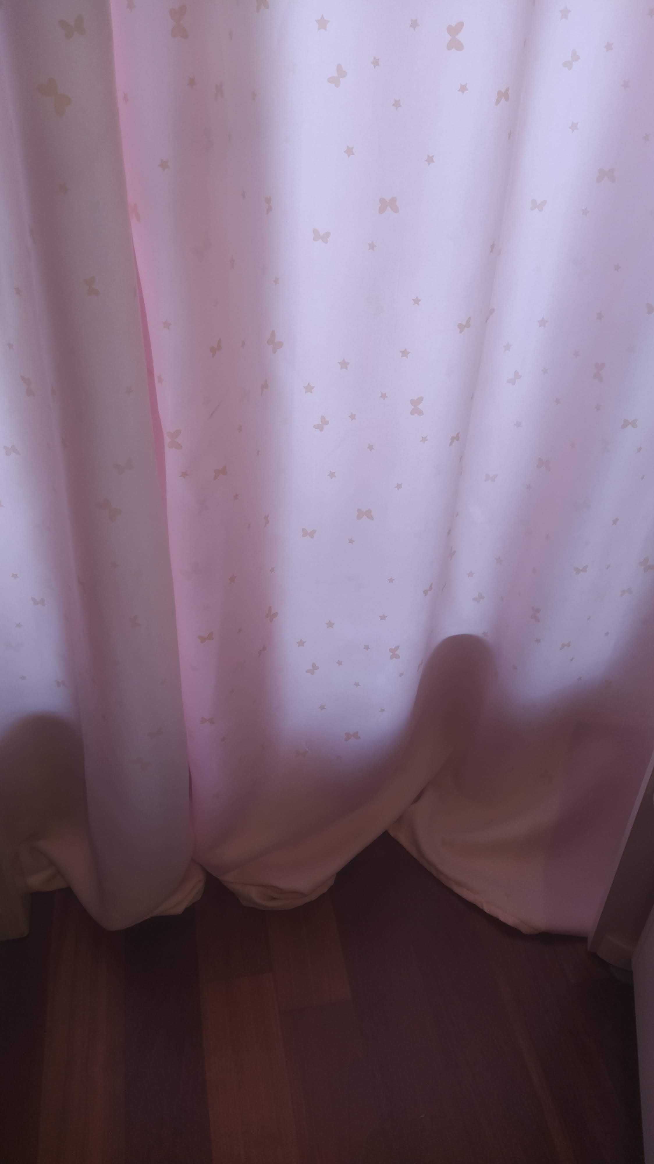 Duas cortinas rosa/fosforescente, para quarto de menina