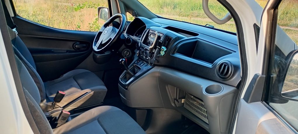 Nissan NV200 2011