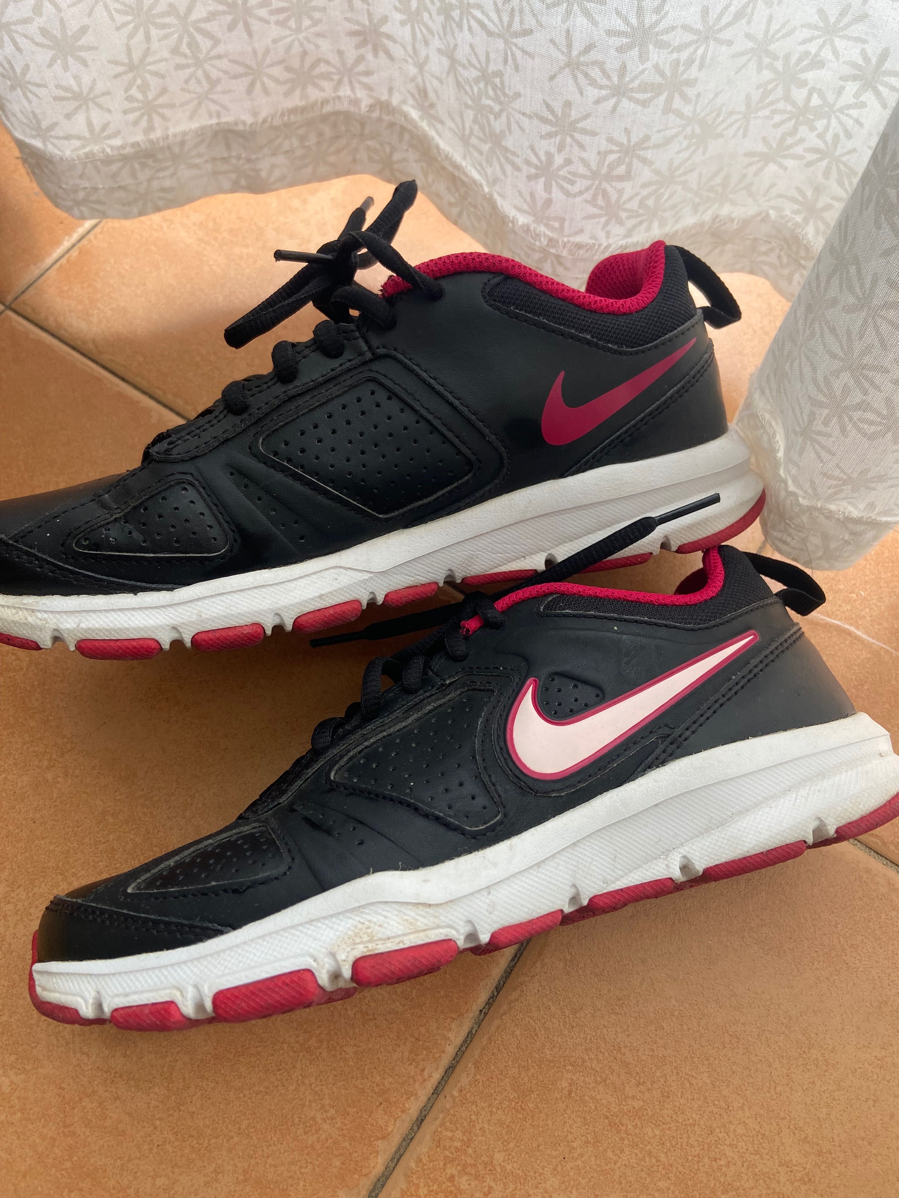 Ténis Nike Tam.34