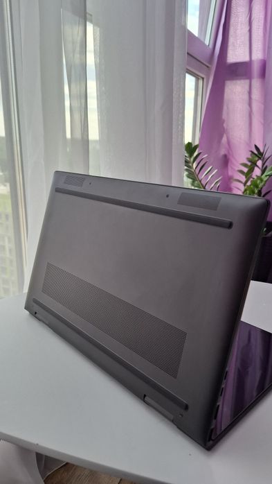Hp Envy x360 15.6" ryzen 5 7530U 8 ram 512 ssd Barcelo 512mb face id
