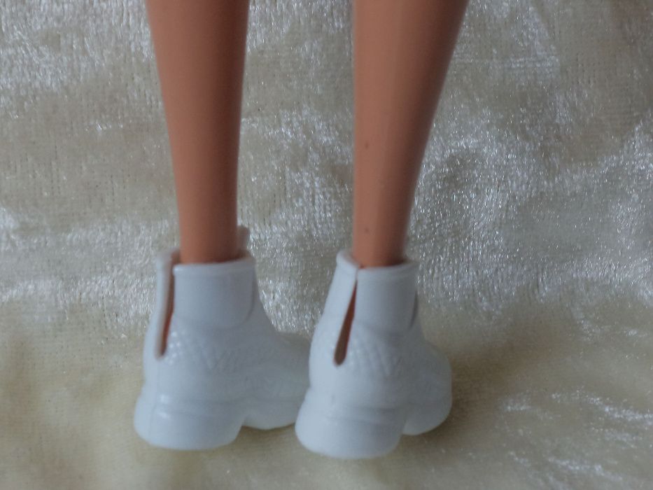 Ubranka dla lalki barbie - białe sneakersy dla Barbie !!!