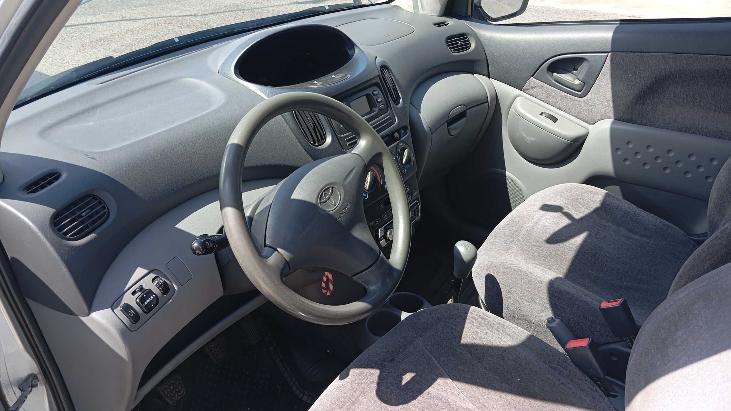 Toyota Yaris verso em ótimo estado