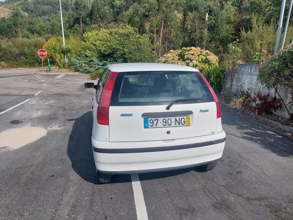 Fiat Punto em bom estado.
