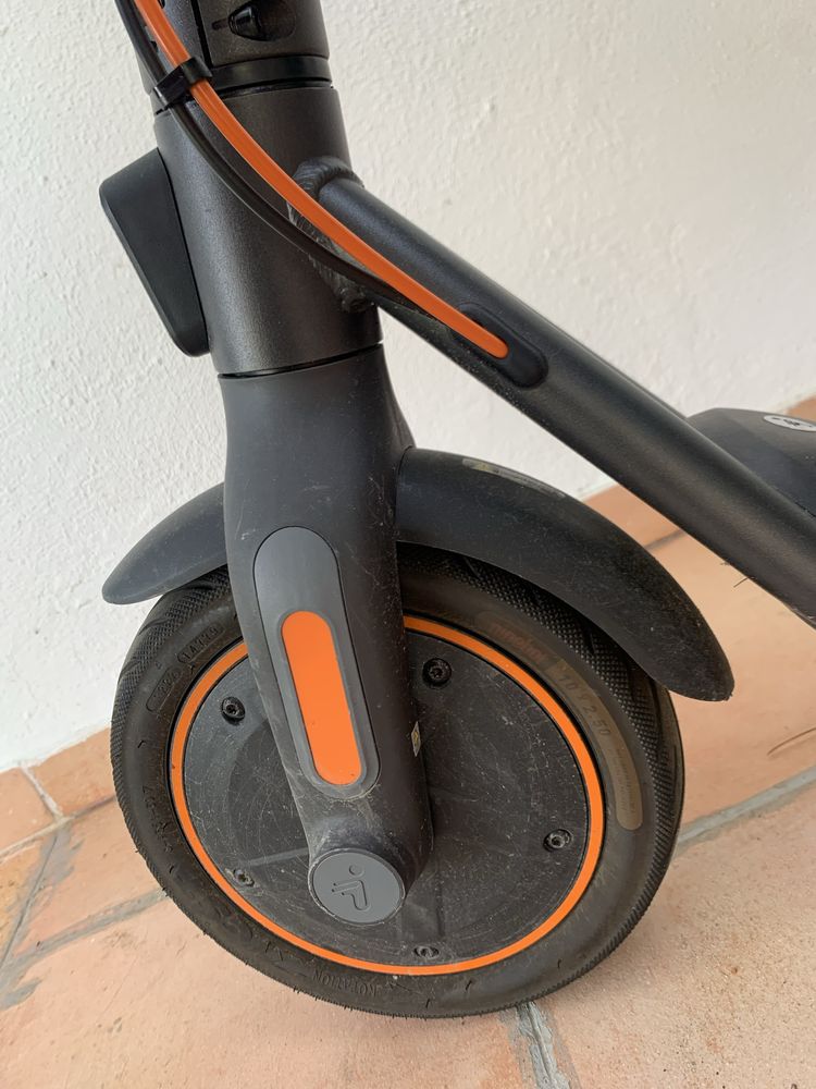 Trotineta electrica Segway Ninebot KickScooter F40E