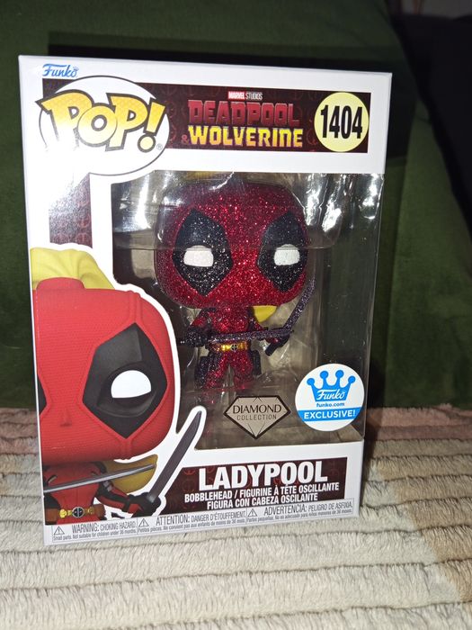 Фигурки Funko Pop Marvel – Lady Deadpool Diamond Exclusive + Captain A