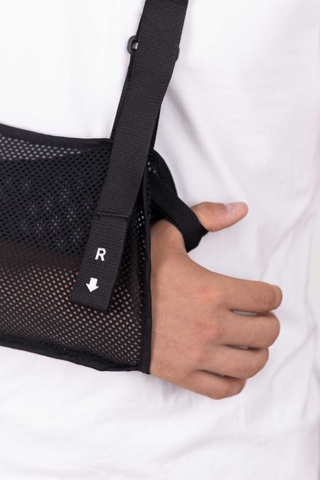 Бандаж підтримувач руки (хустинка) універсальний MED1-TJ-307(3)