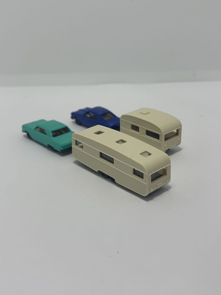 2 carros com caravanas da Wiking 1:160