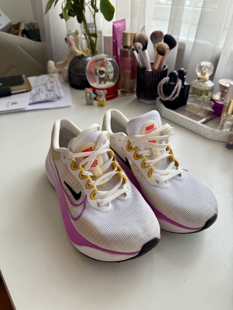 Кросівки жіночі Nike Zoom Fly 5 White DM8974-100
