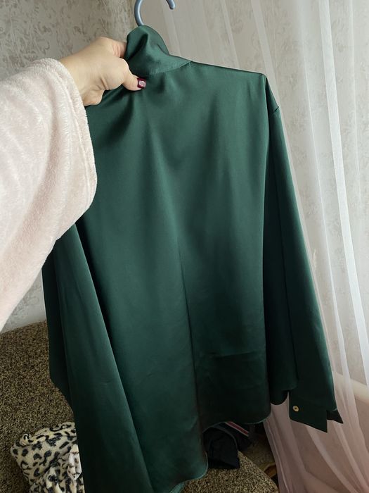 Блуза ізумрудного кольору