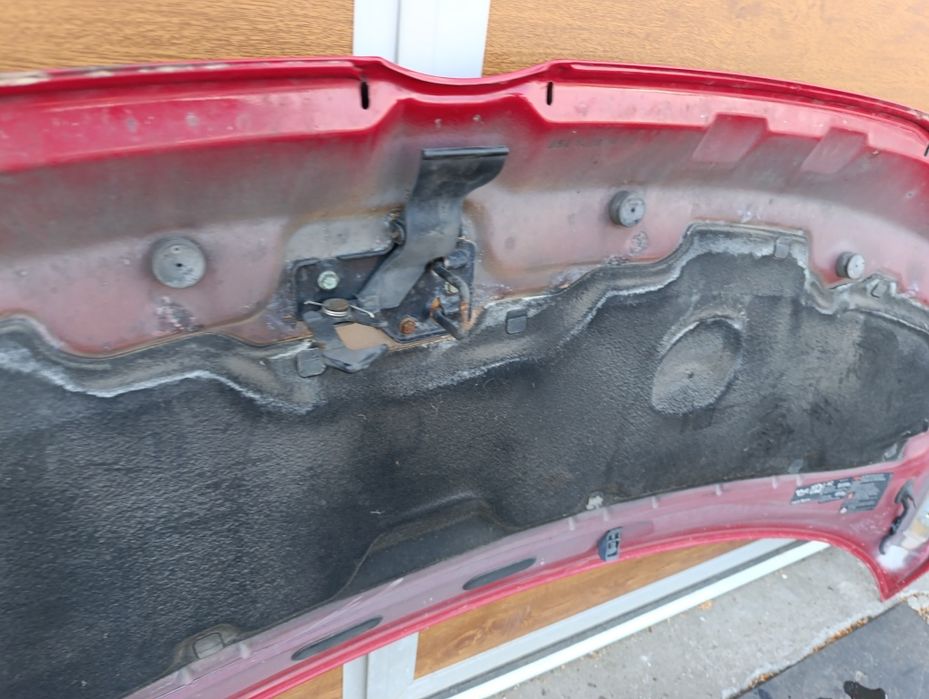 Maska pokrywa silnika czerwona  VW t5