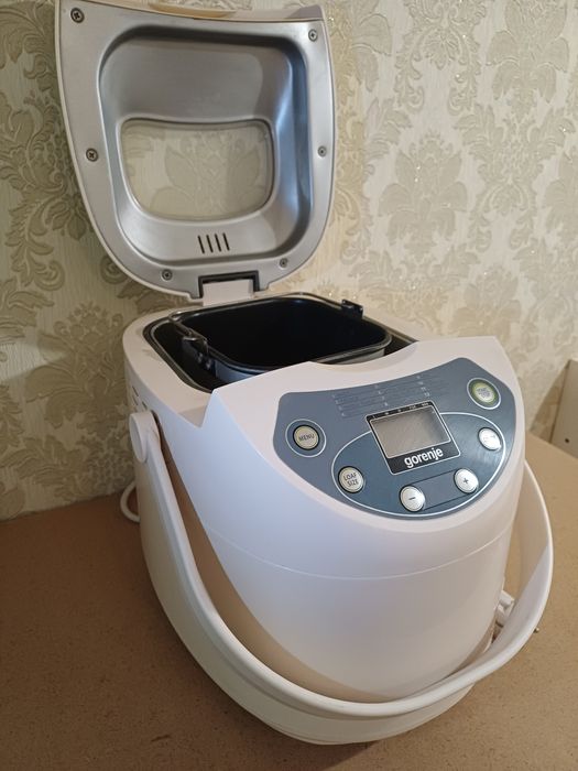 Хлібопічка Gorenje BM900 w