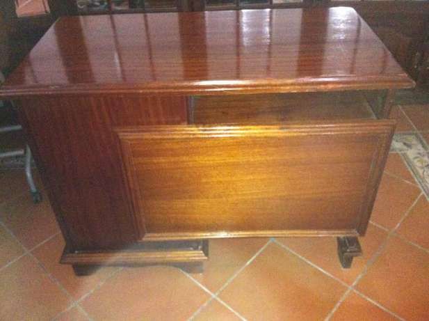 Secretária em Mogno maciço