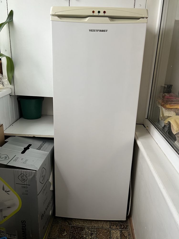 Морозильна камера Vestfrost vd 451 f w  б/в