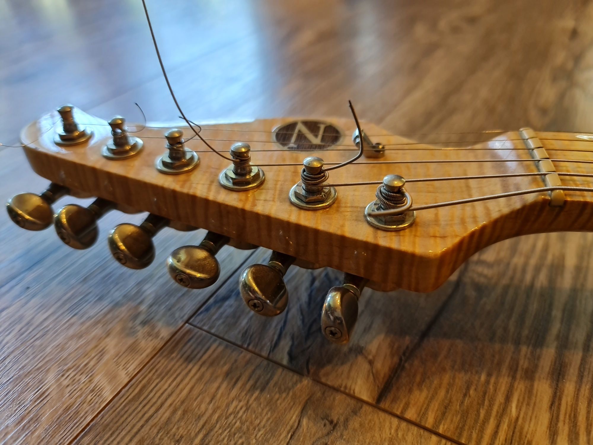 Telecaster Nexus ręcznie robiony z przystawkami Bare Knuckle – Swamp A