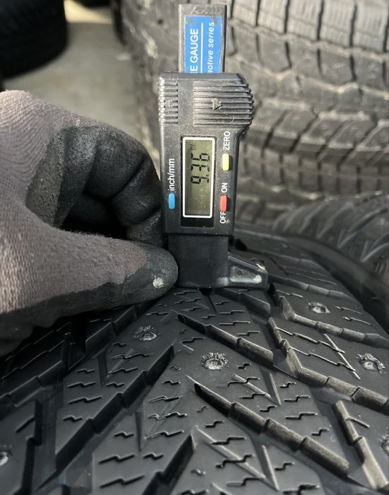 Шини Nokian Hakapelitta 10 R 17 215 65