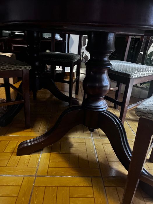 Para restaurar  -Conjunto mesa e cadeiras de jantar