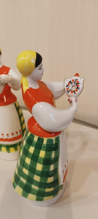 Статуэтка Девушка с куманцом. Полонне.