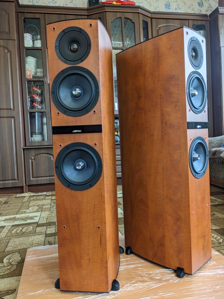 Продам HI-END акустические системы Jamo C805 В ИДЕАЛЕ MADE IN DENMARK!