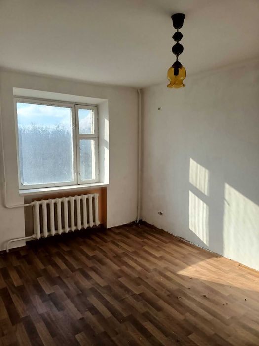 2-х  кімн.М.Грушевського\ р-к  Нефтяніков   5\14   без меблів, кухні.